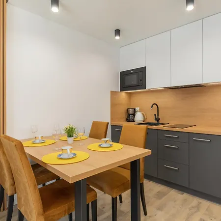 Port By Jantar Apartment *